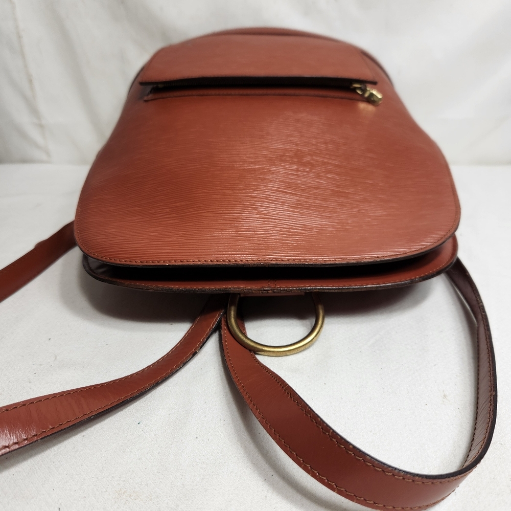 Louis Vuitton Backpack - Picture 5 of 9